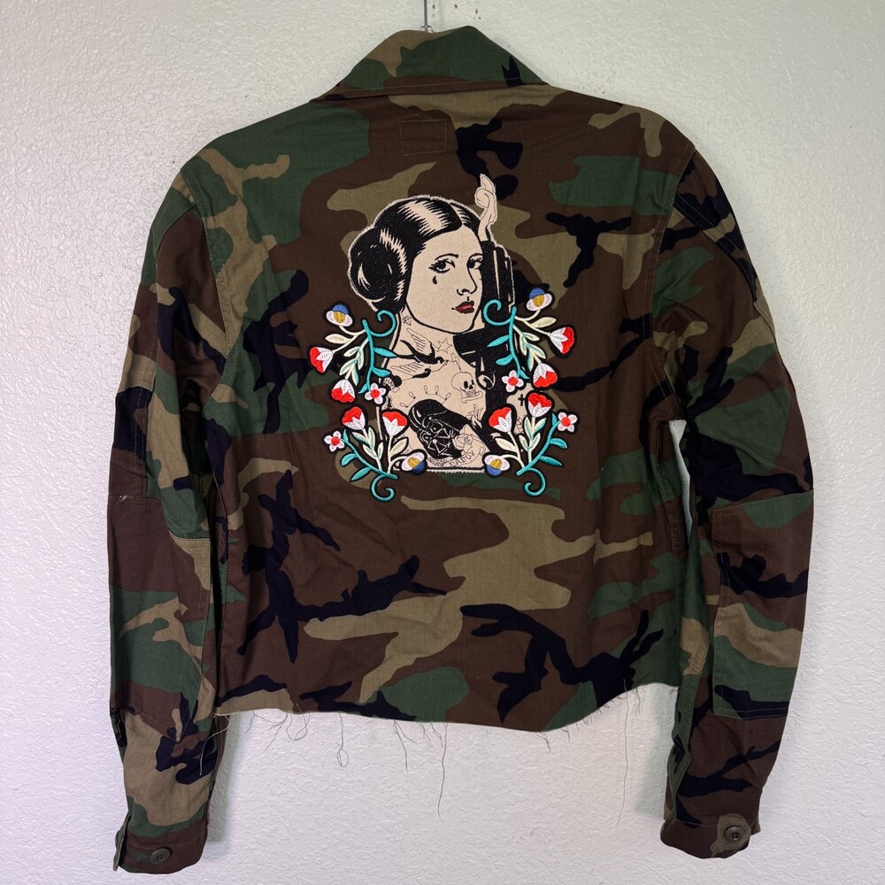 Vintage Camo Jacket Womens Medum Upcycled Leia Lipstick Patch Military Custom